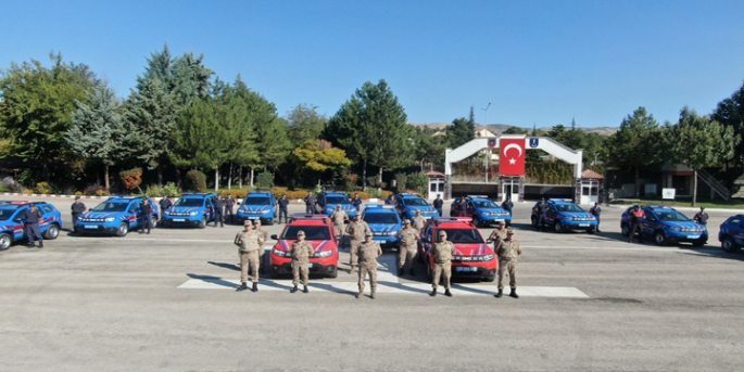 Elazığ İl Jandarma Komutanlığı Araç Filosuna 15 Yeni Devriye Müdahale Aracı katıldı.